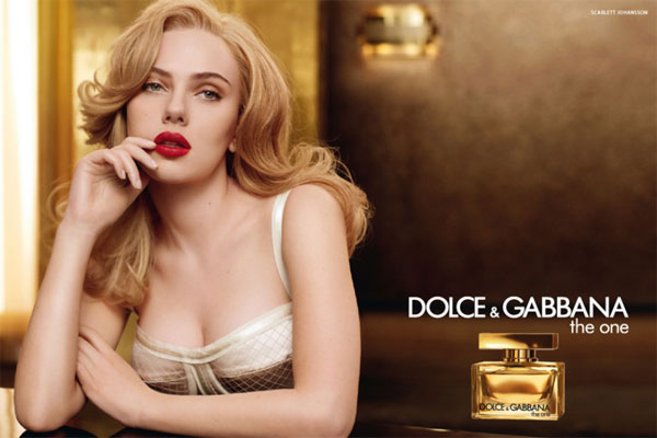 Các hợp đồng quảng cáo đóng góp nhiều vào tổng tài sản của cô.  Scarlett Johansson từng là gương mặt đại diện trong các chiến dịch quảng cáo của Calvin Klein, LOreal, Dolce & Gabbana