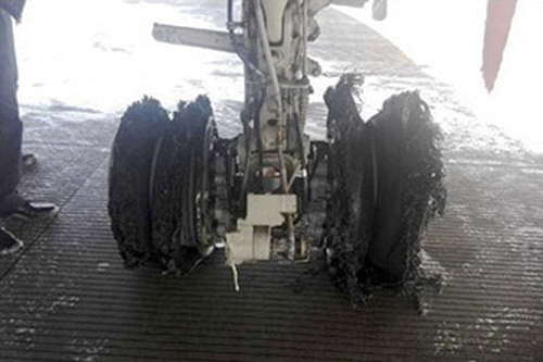 Lốp bánh xe đã bị nổ khi máy bay bắt đầu cất cánh rời sân bay Tiêu Sơn, dẫn tới vụ tai nạn hy hữu ‘có một không hai’ ngày 5/12