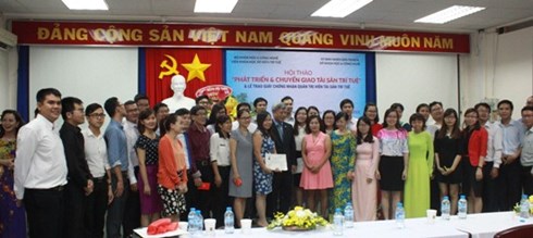 Thứ trưởng Bộ KH&CN Trần Việt Thanh và các Quản trị viên tài sản trí tuệ tại hội thảo