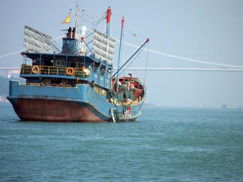 Tình trạng đánh bắt trái phép của các tàu cá Trung Quốc trong vùng biển thuộc chủ quyền Hàn Quốc thường xuyên xảy ra