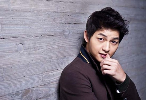 Trước khi hướng đến niềm đam mê với diễn xuất, Song Joong Ki từng ước mơ trở thành vận động viên trượt băng vòng ngắn giành được huy chương vàng Olympic. Trước khi hướng đến niềm đam mê với diễn xuất, Song Joong Ki từng ước mơ trở thành vận động viên trượt băng vòng ngắn giành được huy chương vàng Olympic.