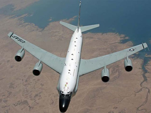 Theo đó một chiếc J-10 của Trung Quốc đã có hành vi ngăn chặn máy bay do thám RC-135 của Không lực Mỹ.
