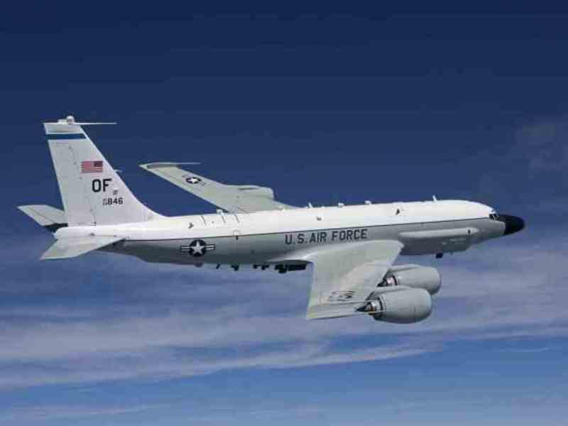 Đoàn bay trên chiếc RC-135 của Mỹ cho rằng việc đối đầu này là “không an toàn” căn cứ vào tốc độ cao đó của máy bay Trung Quốc.