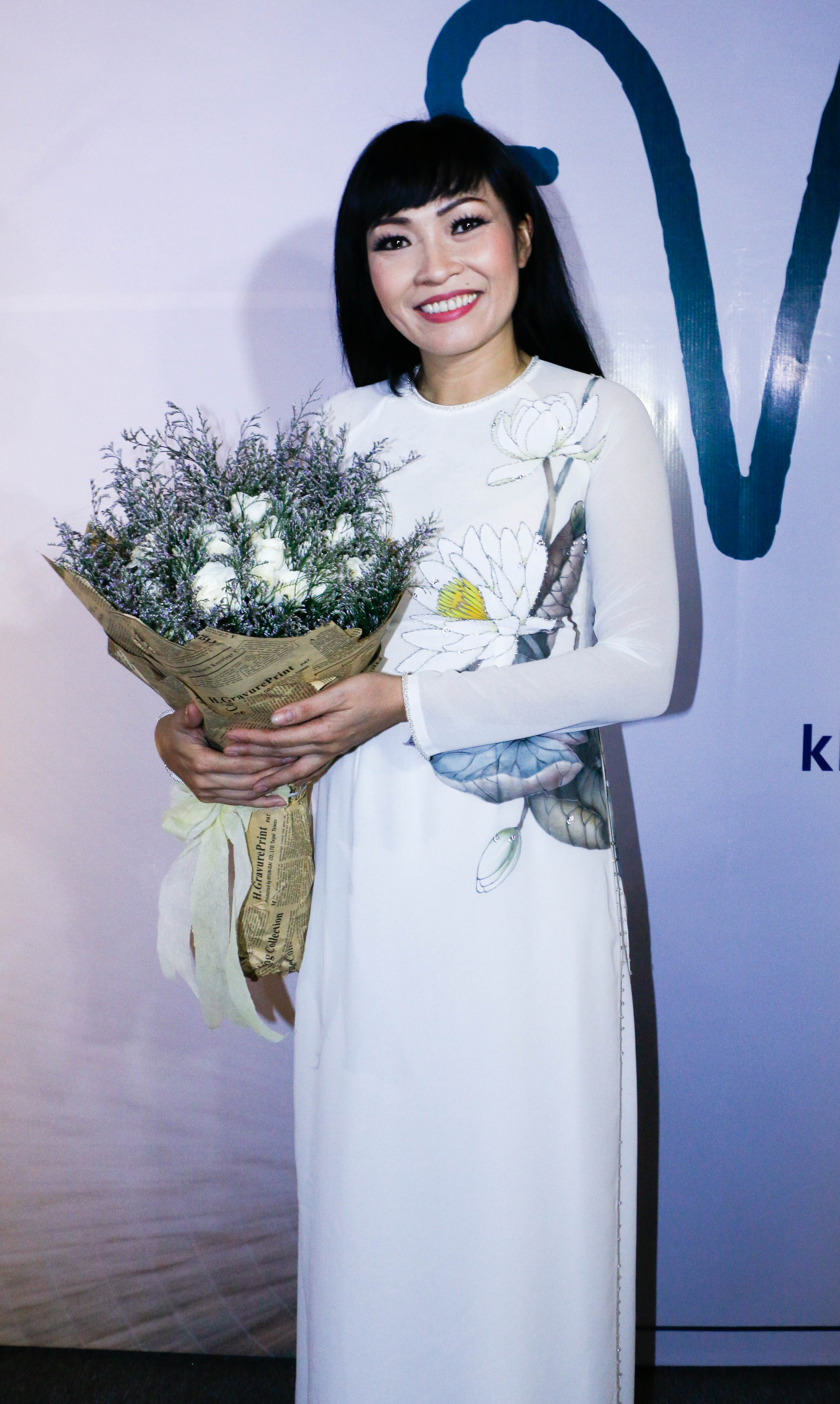 Ca sĩ Phương Thanh trò chuyện thân tình trong chương trình, chị bày tỏ sự biết ơn với tất cả những người trẻ đã có cơ duyên làm việc với chị trong những sản phẩm mới nhất này.