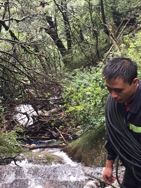 Cũng theo ông Sáng, dự kiến trong chiều nay, thi thể nạn nhân sẽ được di chuyển về Bệnh viện đa khoa huyện Sa Pa để hoàn thiện thủ tục pháp lý cần thiết trước khi bàn giao cho gia đình.