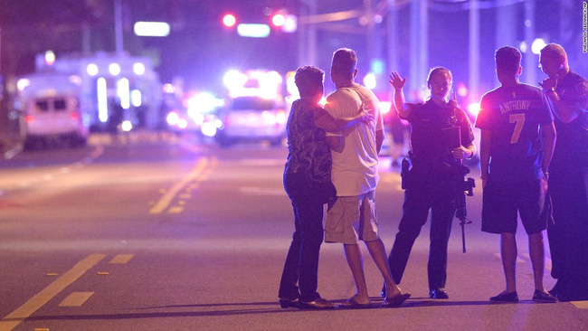 50 người thiệt mạng và 53 người bị thương sau vụ nổ súng rạng sáng 12/6 vào câu lạc bộ của người đồng tính tại Orlando, bang Florida, Mỹ.