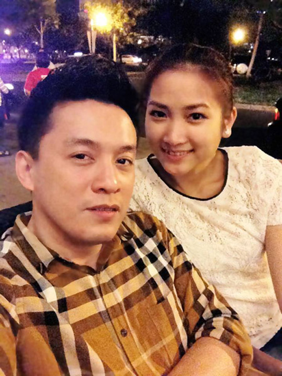Nhìn thấy vợ mới cưới của Lam Trường, mọi người đều yêu mến vẻ đẹp trong sáng, ngọt ngào của cô gái mang trong mình đầy sức trẻ tươi mới.