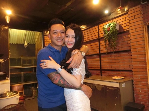 Trước khi kết hôn, Hương Baby từng là bà chủ một salon làm đẹp và quán bar nổi tiếng Hà Thành.