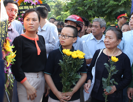 Lễ viếng đại tá, phi công Trần Quang Khải được tổ chức từ 7 giờ sáng và lễ truy điệu được cử hành lúc 9 giờ hôm nay 20.6. Ảnh: Dân Trí Lễ viếng đại tá, phi công Trần Quang Khải được tổ chức từ 7 giờ sáng và lễ truy điệu được cử hành lúc 9 giờ hôm nay 20.6. Ảnh: Dân Trí