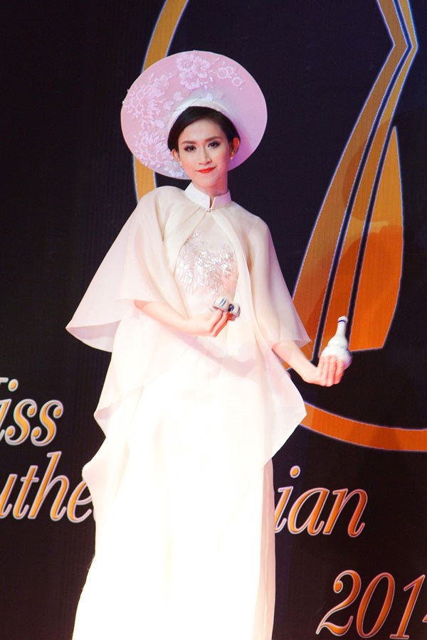 Vũ Trần Triều Thu đăng quang Hoa hậu Đông Nam Á 2014