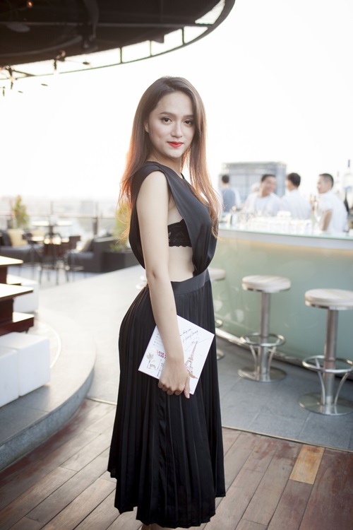 Thời gian sau này, Hương Giang Idol ngày càng hoàn thiện vẻ đẹp trên khuôn mặt với những đường nét hài hòa hơn Thời gian sau này, Hương Giang Idol ngày càng hoàn thiện vẻ đẹp trên khuôn mặt với những đường nét hài hòa hơn