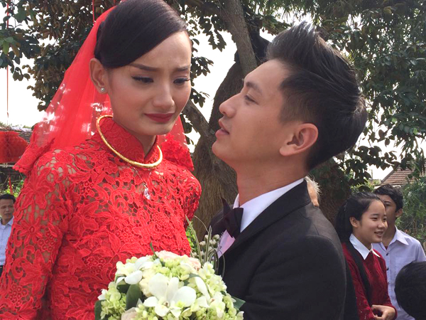 Lê Thúy đã chính thức khép lại cuộc sống độc thân vào ngày 1/1/2015 tại quê nhà Quảng Bình và tiệc cưới tại TP. HCM diễn ra vào ngày 11/1 sau đó.