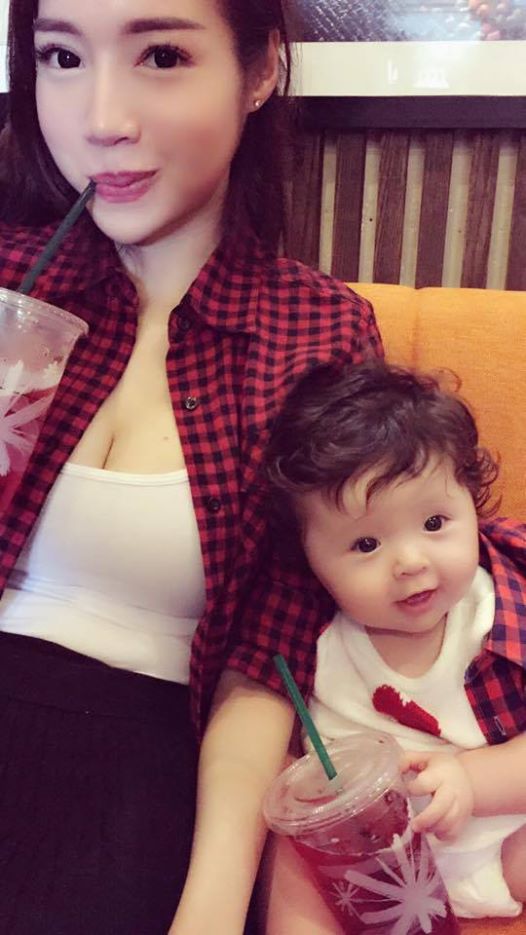  Đặc biệt, vào cuối năm 2014, Elly Trần và người tình bí mật còn bị cánh ''săn ảnh'' phát hiện hai người cùng vào khách sạn với nhau trong đêm tối.