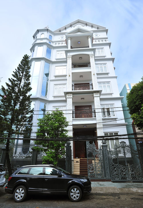 Nội thất xa hoa trong căn nhà 6 tầng, diện tích 500m2 của vợ chồng Trang Nhung tại quận Tân Bình khiến nhiều người ngưỡng mộ.N