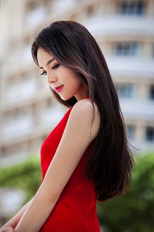 Có thể nói, sau 2 năm đăng quang, Kỳ Duyên là hoa hậu gặp thị phi nhiều nhất Việt Nam.