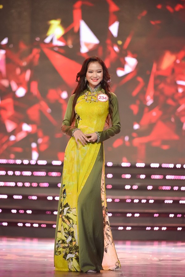 Tại cuộc thi Hoa hậu Việt Nam 2016, một thí sinh khác cũng là Đảng viên đó là Trần Thị Thủy (SBD 234)