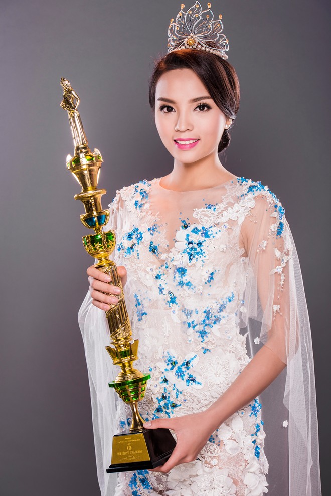 Sau gần một tháng Kỳ Duyên bị tung clip hút thuốc trên mạng xã hội, Ban tổ chức cuộc thi Hoa hậu Việt Nam đã đưa ra quyết định cuối cùng.