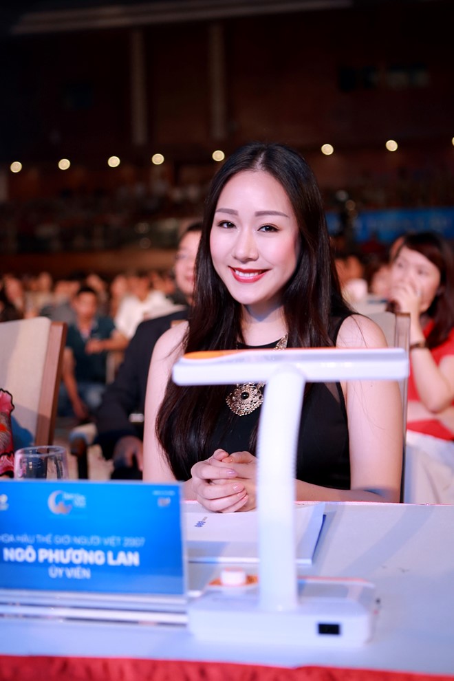 Đăng quang Hoa hậu Thế giới người Việt 2007, Ngô Phương Lan không tham gia showbiz mà dành thời gian cho việc học, hoạt động từ thiện. 
