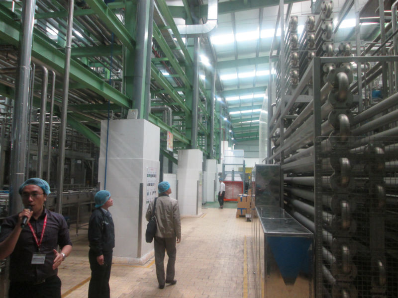 Hệ thống dây chuyền nhà máy được đầu tư lắp đặt dây chuyền Aseptic chiết rót trong môi trường vô trùng - công nghệ sản xuất hàng đầu nước giải khát của Châu Âu