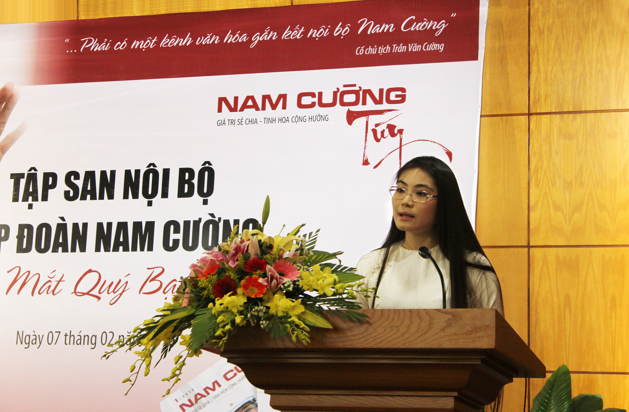 Trần Thị Quỳnh Ngọc sinh năm 1981. Cô là con gái duy nhất của doanh nhân quá cố Trần Văn Cường và Chủ tịch đương nhiệm Tập đoàn Nam Cường Lê Thị Thúy Ngà.