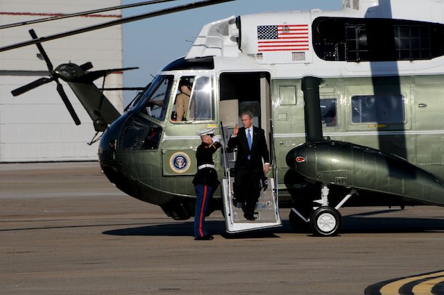 Trực thăng Marine One còn có khả năng thực hiện các sứ mệnh giải cứu tổng thống Mỹ trong trường hợp khẩn cấp.