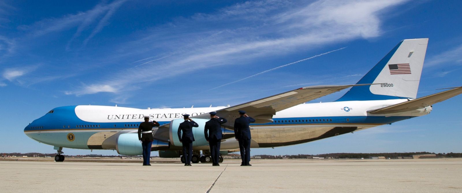 Chiếc máy bay Air Force One (Không lực 1) chở Tổng thống Obama sẽ đáp xuống sân bay Nội Bài rạng sáng 23.5