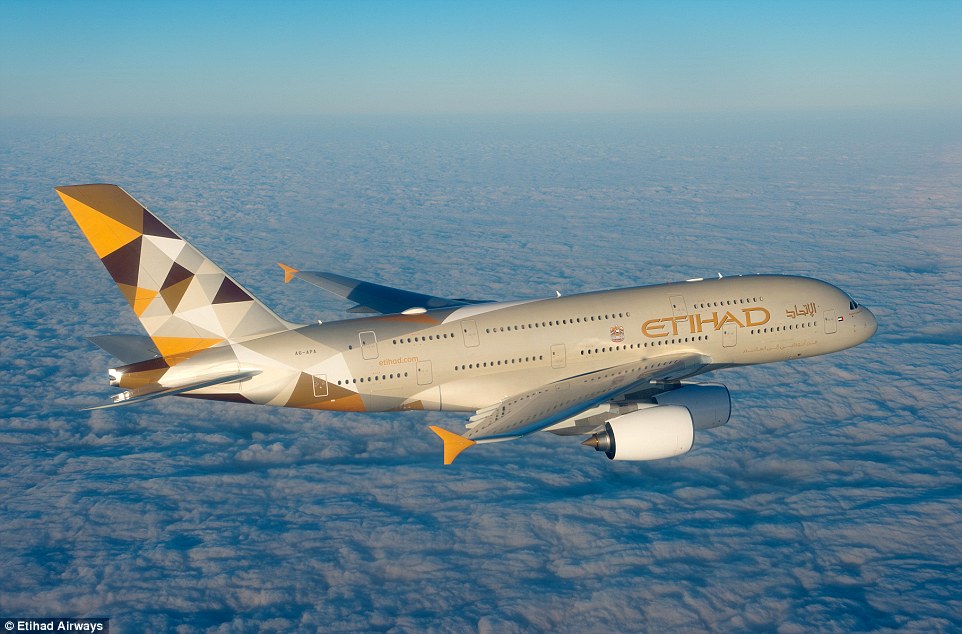 Hãng bay Etihad vừa thiết lập kỷ lục về giá vé máy bay đắt nhất hành tinh, khi chốt giá 55.000 bảng Anh (tương đương hơn 1,7 tỷ đồng) cho  một vé khứ hồi từ London (Anh) – Melbourne (Úc)  và ngược lại.