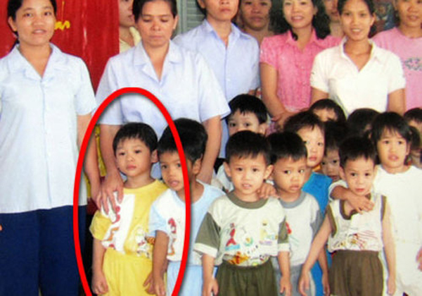 Vài ngày sau khi chào đời, Phạm Quang Sáng được đưa về Trung tâm nuôi dưỡng trẻ mồ côi Tam Bình.
