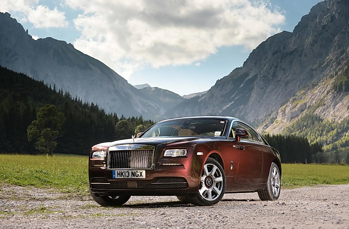 Trên thế giới, Rolls-Royce Wraith có rất nhiều phiên bản màu với hình dáng bắt mắt và vô cùng sắc nét