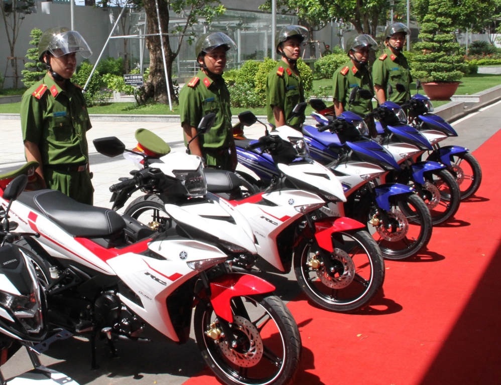 Hôm nay (29.6), Công an TPHCM đã tổ chức tiếp nhận 100 xe mô tô đặc chủng được trang bị cho cảnh sát, phục vụ công tác săn bắt cướp