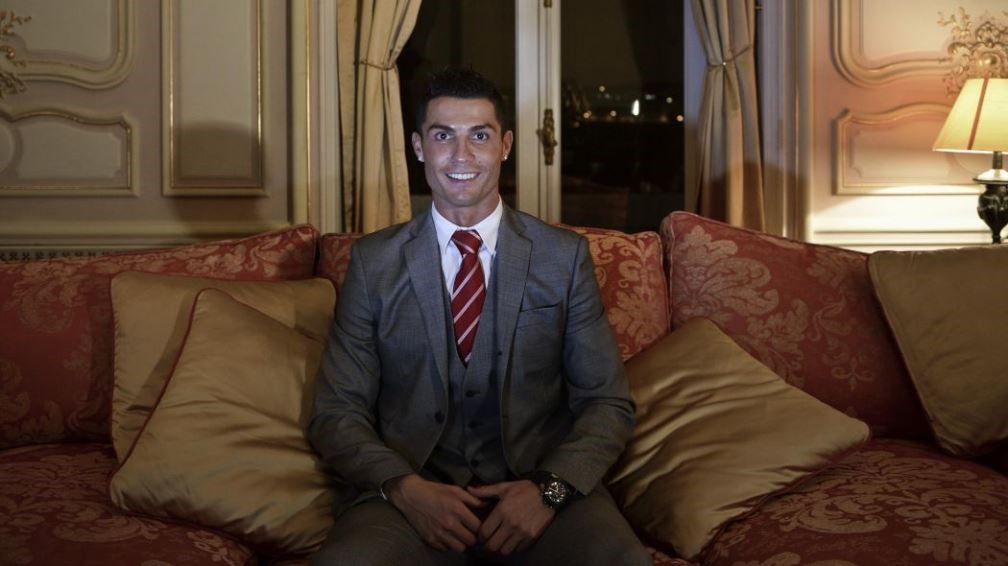 Tin tức trên tờ Forbes cho hay, Cristiano Ronaldo đã chi ra 40 triệu USD (tương đương gần 1 nghìn tỷ đồng) để đầu tư vào chuỗi khách sạn nằm tại Lisbon (Bồ Đào Nha), Madrid (Tây Ban Nha), Madeira (Bồ Đào Nha) và New York (Mỹ).  