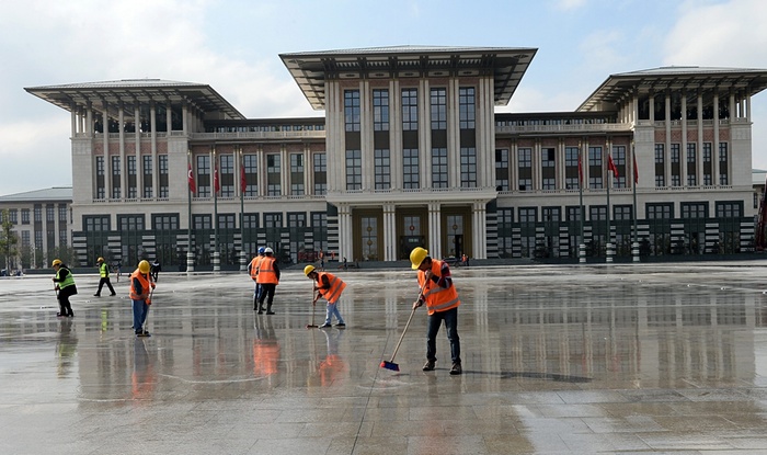 Trong đó,  cung điện dành đến 250 phòng chỉ để phục vụ cho Tổng thống Erdogan, 62 tuổi và gia đình ông. 