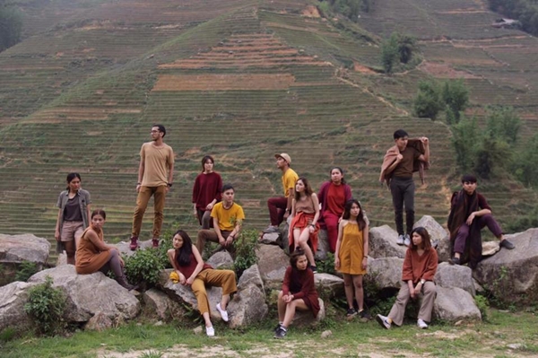 Một nhóm bạn trẻ người Thái Lan vừa có chuyến đi du lịch tại Việt Nam và những bức ảnh của họ đang nhận được sự quan tâm lớn của công chúng.