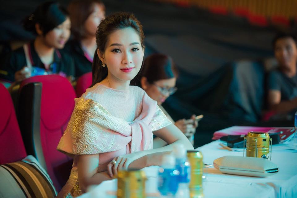 Mới đây, Thu Thảo làm giám khảo cuộc thi Hoa hậu Việt Nam 2016 khu vực phía Nam.
