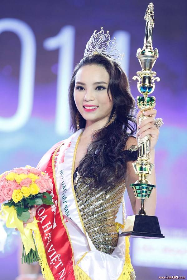 Người đẹp đến từ tỉnh Nam Định - Nguyễn Cao Kỳ Duyên đăng quang hoa hậu Việt Nam 2014. 