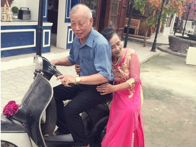Cụ ông Lý Thanh San (82 tuổi) và cụ bà Nguyễn Thị Như (76 tuổi) sống tại Lào Cai gây sốc cho nhiều người khi thực hiện bộ ảnh 'có một không hai' có tên ''xì tin dâu''.