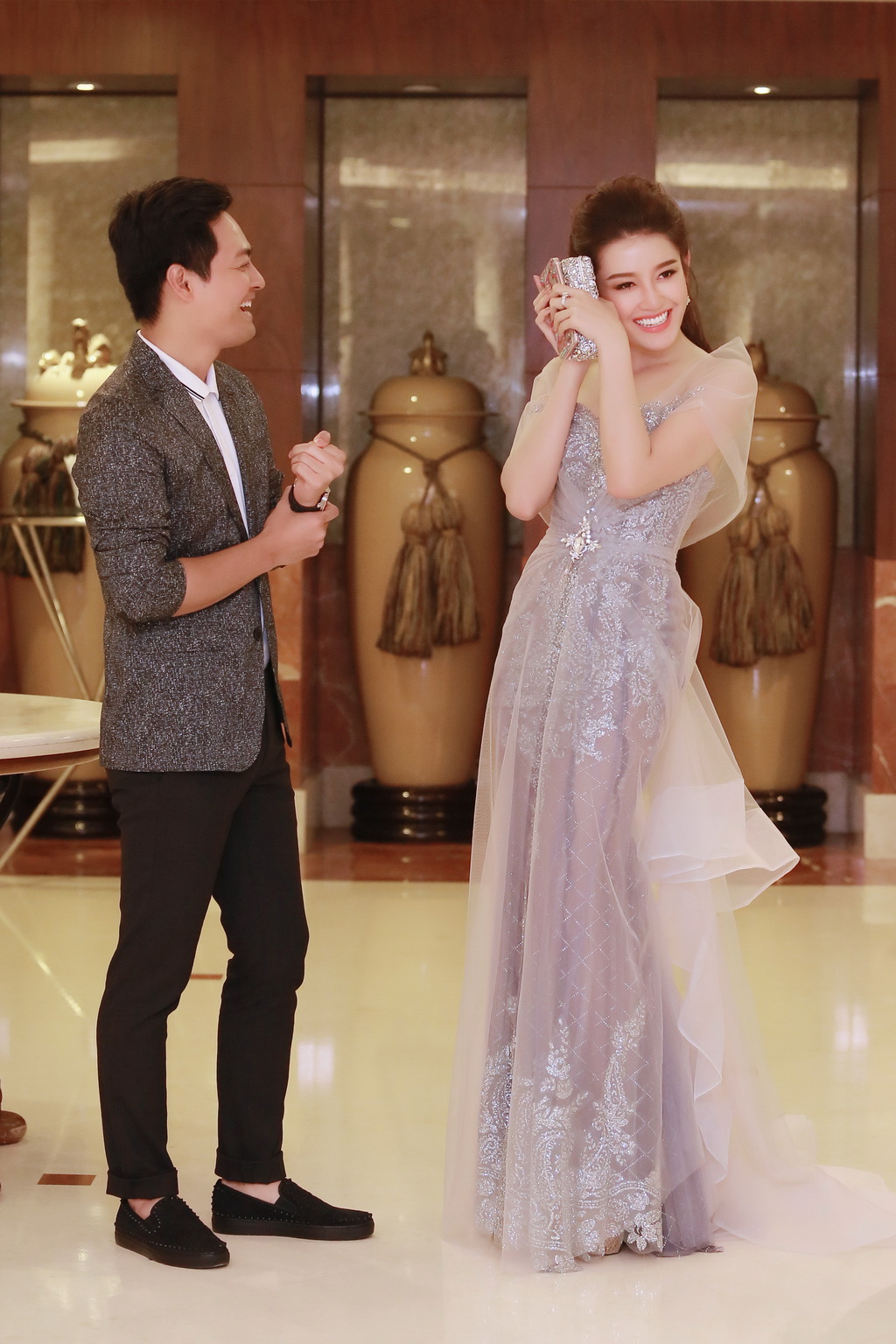 Góp mặt trong sự kiện với vai trò khách mời, Huyền My còn có cơ hội gặp gỡ và trò chuyện với MC Phan Anh.