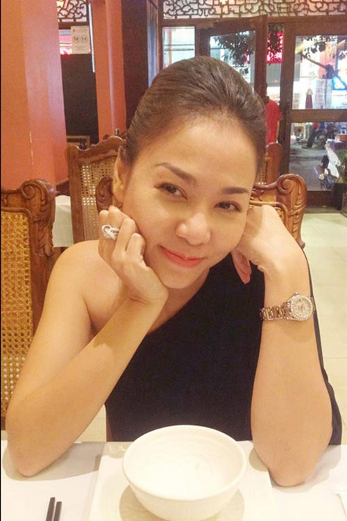Sau khi lấy ông chồng giàu có, tủ đồ của Thu Minh theo đó cũng trở nên đắt tiền hơn. Cô cũng sở hữu ít nhất 3 chiếc đồng hồ Rolex trị giá từ 700 triệu đến hơn 1 tỷ đồng