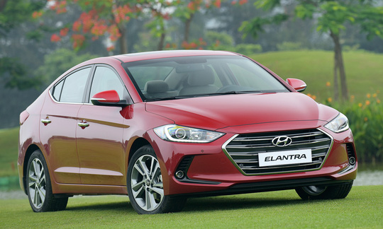 Chỉ trong tháng 7 vừa qua, đã có tới 5 mẫu xe hơi mới được ra mắt tại thị trường Việt Nam. Đầu tiên phải kể đến là Hyundai Elantra 2016.