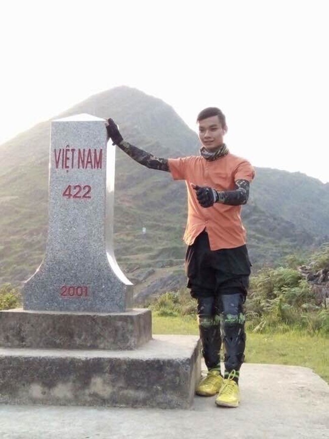 Cột mốc 422 - xã Lũng Cú, Đồng Văn, Hà Giang.