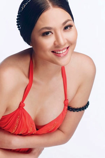 Cô được ca tụng là một trong những Hoa hậu Việt Nam sở hữu gương mặt hoàn hảo nhất.