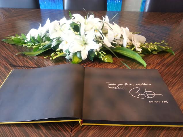 Dòng lưu bút của Tổng thống Mỹ Obama tại khách sạn JW Marriott vào ngày 24 tháng 5 vừa qua giúp nhiều người được tận mắt chứng kiến chữ ký đặc biệt của ông. 