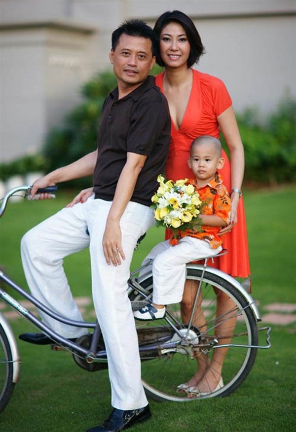 Hoa hậu Hà Kiều Anh có một gia đình hạnh phúc, đầm ấm bên chồng và con riêng của chồng. 