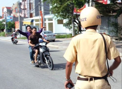 Bắt giữ đối tượng vi phạm luật còn tấn công CSGT ở Quảng Bình là một trong những tin pháp luật 24h qua