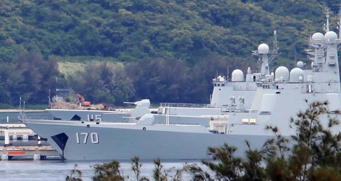 Chiến hạm Trung Quốc tại Hải Nam trước khi bắt đầu tập trận phi pháp trên Biển Đông từ ngày 5 – 11/7