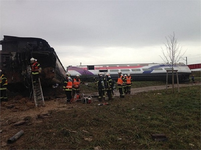 Giới chức khẳng định không vụ tai nạn tàu cao tốc không liên quan tới các vụ tấn công khủng bố ở Paris đêm 13/11