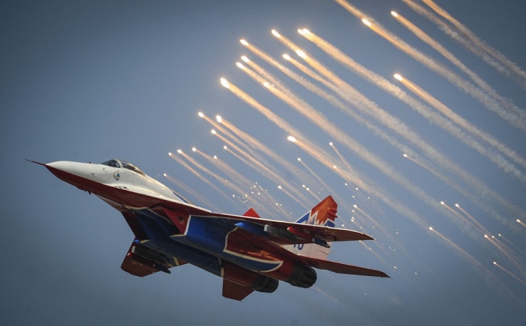 Ngoài đội Russkiye Vityazi, đội trình diễn Strizhi của Nga cũng sẽ kỷ niệm 25 năm thành lập vào đầu tháng 5 tới. Trong ảnh là máy bay MiG-29 thuộc đội Strizhi biểu diễn tại ngày Không quân Nga. Ảnh ITAR-TASS/Sergei Bobylev