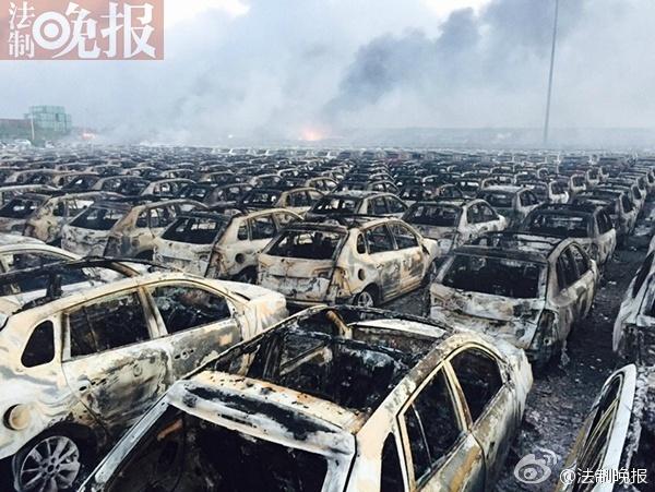Không chỉ khiến hàng trăm người thương vong, vụ nổ lớn ở Trung Quốc còn thiêu rụi hàng nghìn xe ô tô cùng nhiều tài sản khác