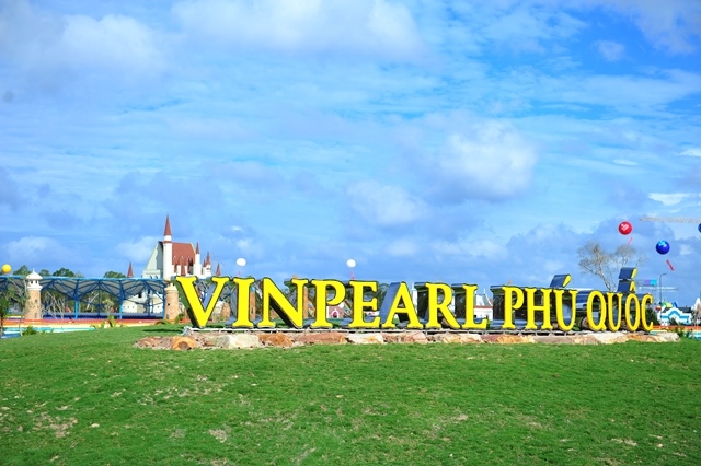 Thiên đường nghỉ dưỡng mới của Việt Nam – Vinpearl Phú Quốc có tổng diện tích 300 ha, tọa lạc tại một trong những bãi biển đẹp nhất Phú Quốc