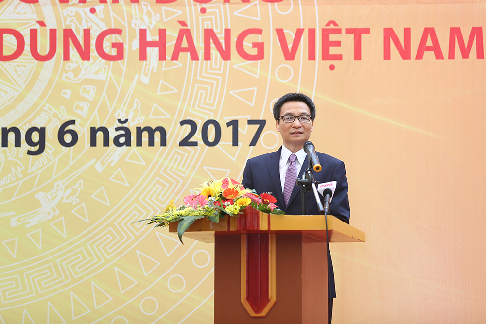 Phó Thủ tướng Vũ Đức Đam cho rằng vệ sinh an toàn thực phẩm không chỉ liên quan đến kinh tế, xã hội, trách nhiệm trước pháp luật mà cả trách nhiệm lương tâm. Ảnh: VGP/Đình Nam Phó Thủ tướng Vũ Đức Đam cho rằng vệ sinh an toàn thực phẩm không chỉ liên quan đến kinh tế, xã hội, trách nhiệm trước pháp luật mà cả trách nhiệm lương tâm. Ảnh: VGP/Đình Nam